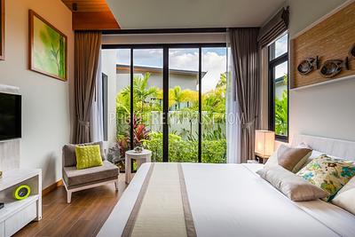 NAI18620: Luxury 3 Bedroom Villa close to Nai Harn Beach. Photo #15