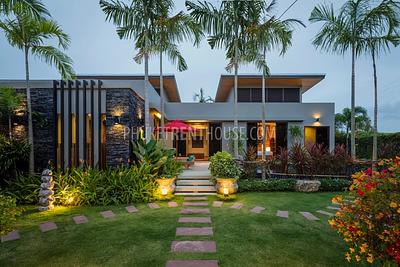 NAI18620: Luxury 3 Bedroom Villa close to Nai Harn Beach. Photo #26