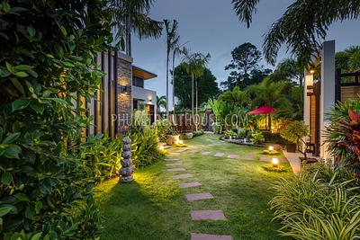 NAI18620: Luxury 3 Bedroom Villa close to Nai Harn Beach. Photo #28