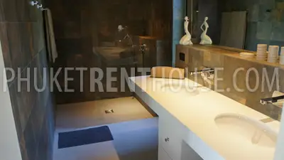 RAW18676: 4 Bedrooms Pool Villa in walking distance to Nai Harn Beach. Photo #11