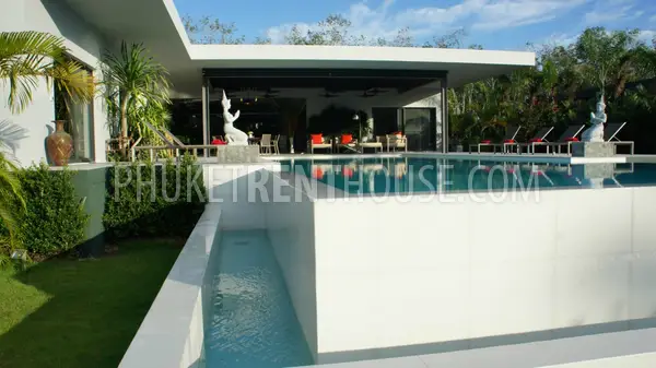 RAW18676: 4 Bedrooms Pool Villa in walking distance to Nai Harn Beach. Photo #6