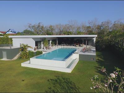 RAW18676: 4 Bedrooms Pool Villa in walking distance to Nai Harn Beach. Photo #24