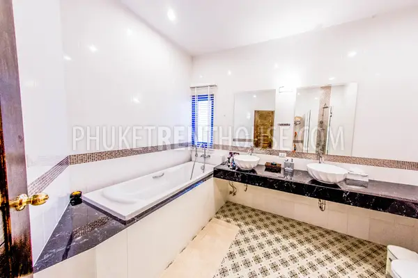 KAM18758: 3 Bedroom Pool Villa in Kamala. Photo #21