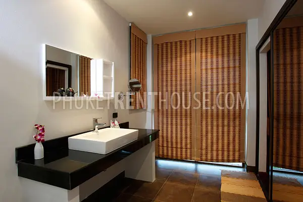 KAT18870: Luxury Thai Style Pool Villa with 4 Bedrooms. Photo #5