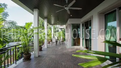 KAT18873: Contemporary Thai style Apartment in Kata Noi. Photo #12