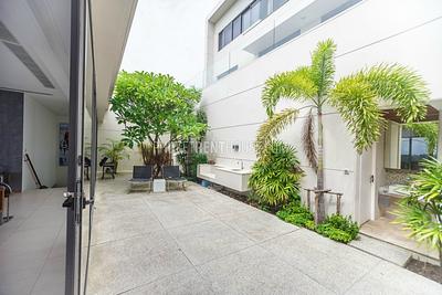 KAT18884: Luxury 3 Bedroom Penthouse with Private Pool. Photo #2