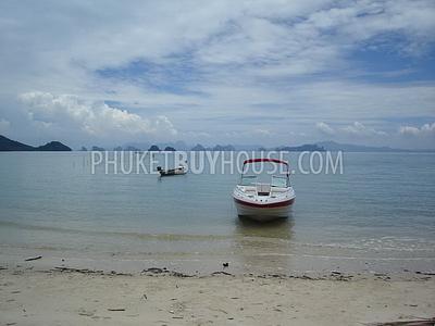 PHA3183: Beach Front Land on Koh Yao Yai. Photo #5