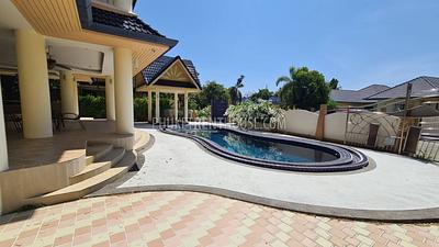RAW18471: Private Pool Villa 5 Bedrooms in Rawai. Photo #2