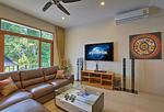 PAT18569: Spacious 7 Bedroom Pool Villa in Patong. Thumbnail #9