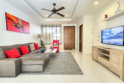 BAN19071: Stunning 3 Bedroom Townhouse near Bangtao Beach. Photo #4