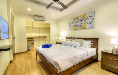 BAN19071: Stunning 3 Bedroom Townhouse near Bangtao Beach. Photo #14