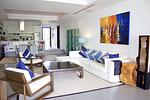 BAN19116: Amazing 2 Bedroom Apartment with Pool on Balcony. Thumbnail #8