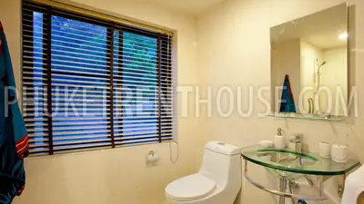 NAI19207: 4 Bedroom Apartment in only 100 meters from Nai Harn beach. Photo #4