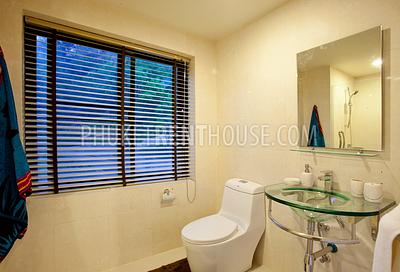 NAI19207: 4 Bedroom Apartment in only 100 meters from Nai Harn beach. Photo #4