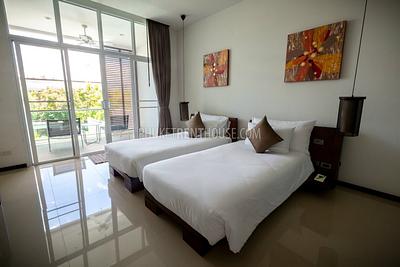 BAN19217: 3-Спальная Вилла с бассейном в окружении зеленых пальм в Банг Тао. Фото #10