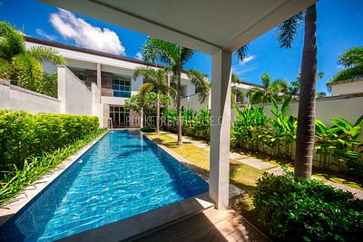 BAN19217: 3 Bedroom Pool Villa surrounded by green palms in Bang Tao. Photo #19