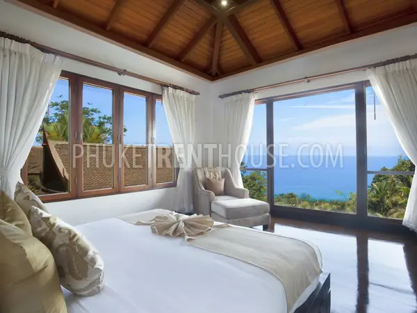 SUR19227: Elite 4 Bedroom Villa on the hillside in Surin. Photo #14