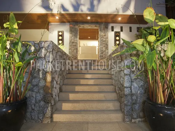 SUR19227: Elite 4 Bedroom Villa on the hillside in Surin. Photo #36