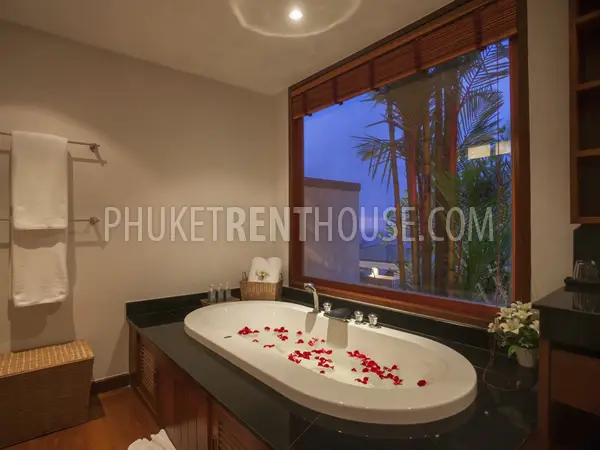 SUR19227: Elite 4 Bedroom Villa on the hillside in Surin. Photo #41