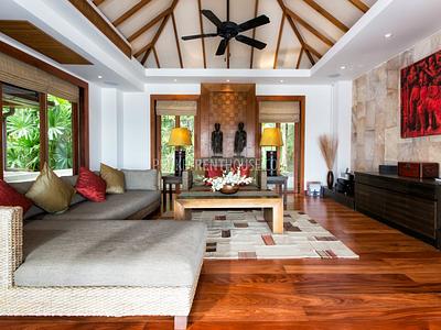 SUR19229: Fabulous 4 Bedroom Pool Villa in Surin. Photo #4