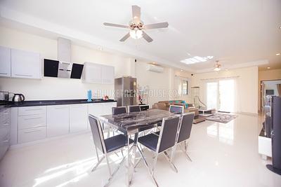 RAW19234: New Stylish 3 Bedroom Villa in Rawai-Nai Harn. Photo #7