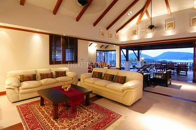 PAT19245: Tropical 3 Bedroom Pool Villa overlook amazing Patong city. Photo #9