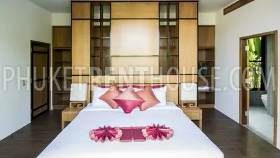 NAI19276: Stylish 3-Bedroom Villa Near Lake Nai Harn. Photo #12