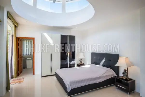 KAT18915: Luxury 4 Bedroom Villa in Kata. Photo #32