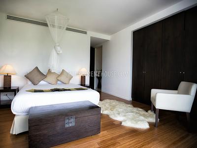 SUR18943: Heavenly 4-Bedroom Villa with generous Sea View in Surin. Photo #13