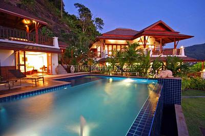 PAT19027: Large 5 Bedroom Villa with Breathtaking Sea Views in Patong. Photo #38
