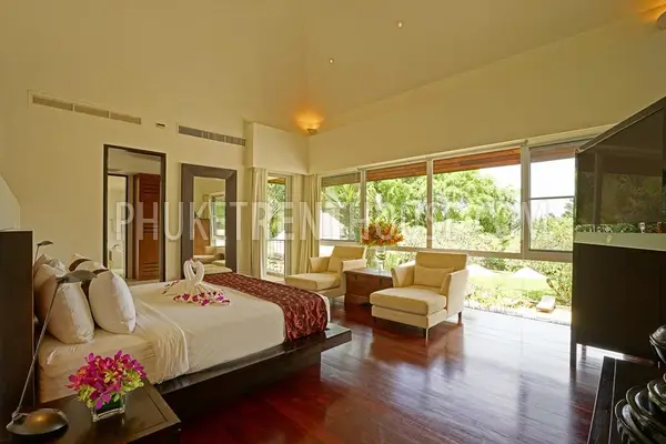 LAY19037: Fantastic 5 Bedroom Villa on Phuket`s West Coast. Photo #6