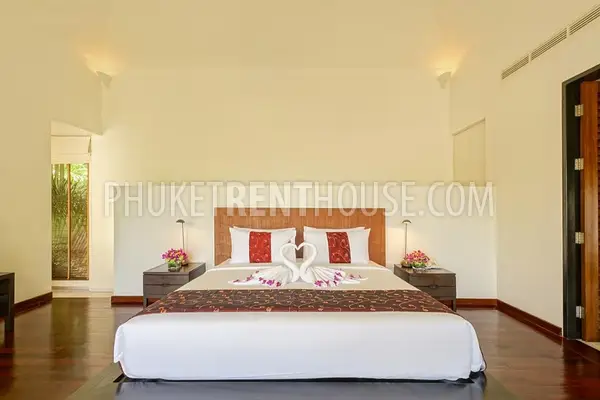 LAY19037: Fantastic 5 Bedroom Villa on Phuket`s West Coast. Photo #11