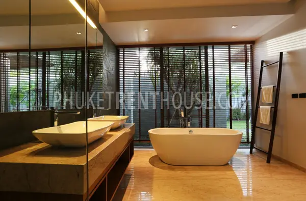 LAY19472: Luxury 4 bedroom Pool Villa - Layan / Bang Tao beach. Photo #9