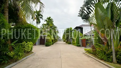 CHE19533: 3 Bedroom Villa Overlooking the Lake in Laguna. Photo #3