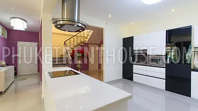 RAW19557: Charming Villa with Five Bedrooms at Rawai - Nai Harn. Fotoğraf #17
