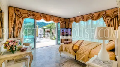 BAN19632: Stylish 4 Bedroom Villa with Italian design near Bang Tao beach. Photo #16