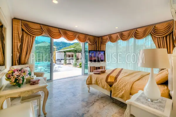 BAN19632: Stylish 4 Bedroom Villa with Italian design near Bang Tao beach. Photo #16