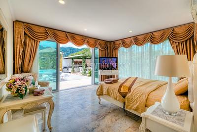 BAN19632: Stylish 4 Bedroom Villa with Italian design near Bang Tao beach. Photo #16