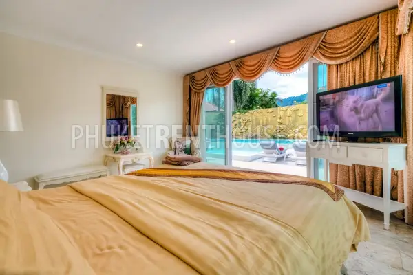 BAN19632: Stylish 4 Bedroom Villa with Italian design near Bang Tao beach. Photo #17