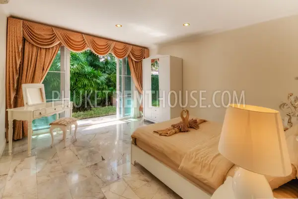 BAN19632: Stylish 4 Bedroom Villa with Italian design near Bang Tao beach. Photo #25