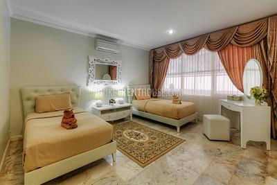 BAN19632: Stylish 4 Bedroom Villa with Italian design near Bang Tao beach. Photo #28