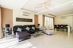 BAN19649: Modern Villa with 5 Bedrooms in Laguna Area. Thumbnail #11