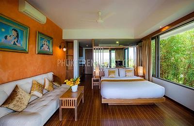 SUR19652: Эксклюзивная вилла с четырьмя спальнями между пляжами Банг Тао и Сурин. Фото #12