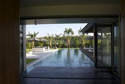 LAY19316: Luxury 4-Bedroom Villa, Layan Beach. Photo #3