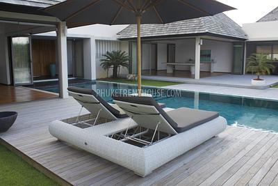 LAY19316: Luxury 4-Bedroom Villa, Layan Beach. Photo #11