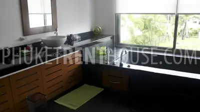 LAY19316: Luxury 4-Bedroom Villa, Layan Beach. Photo #32
