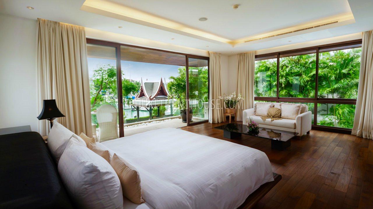 KOH19361: Incredible Villa 5 bedrooms in Royal Phuket Marina. Photo #24
