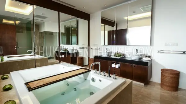KOH19361: Incredible Villa 5 bedrooms in Royal Phuket Marina. 照片 #25