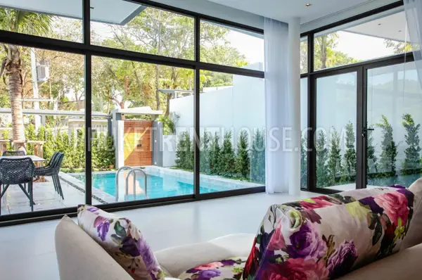 NAI19391: Brand New Modern Villa In Saiyuan Nai Harn. Fotoğraf #4