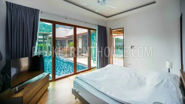 NAI19432: Fantastic Pool Villa With 3 Bedrooms in Nai Harn. Fotoğraf #2